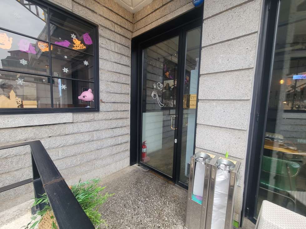 서울 마포구 망원동 망원시장 메인거리, 2층테라스사용 가능한상가 월세 매물번호 21308 사진 1
