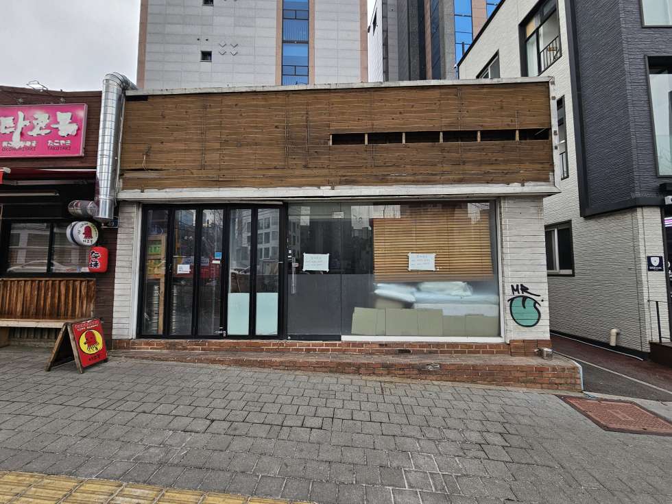 서울 서대문구 창천동 고정비 걱정 끝, 내부 화장실 갖춘 실속형 1층 월세 매물번호 20254 사진 1