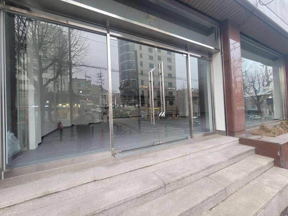 서울 마포구 노고산동 RS116 신촌역 대형 플래그십 스토어 적지(미화빌딩) 월세 매물번호 20268 사진 1